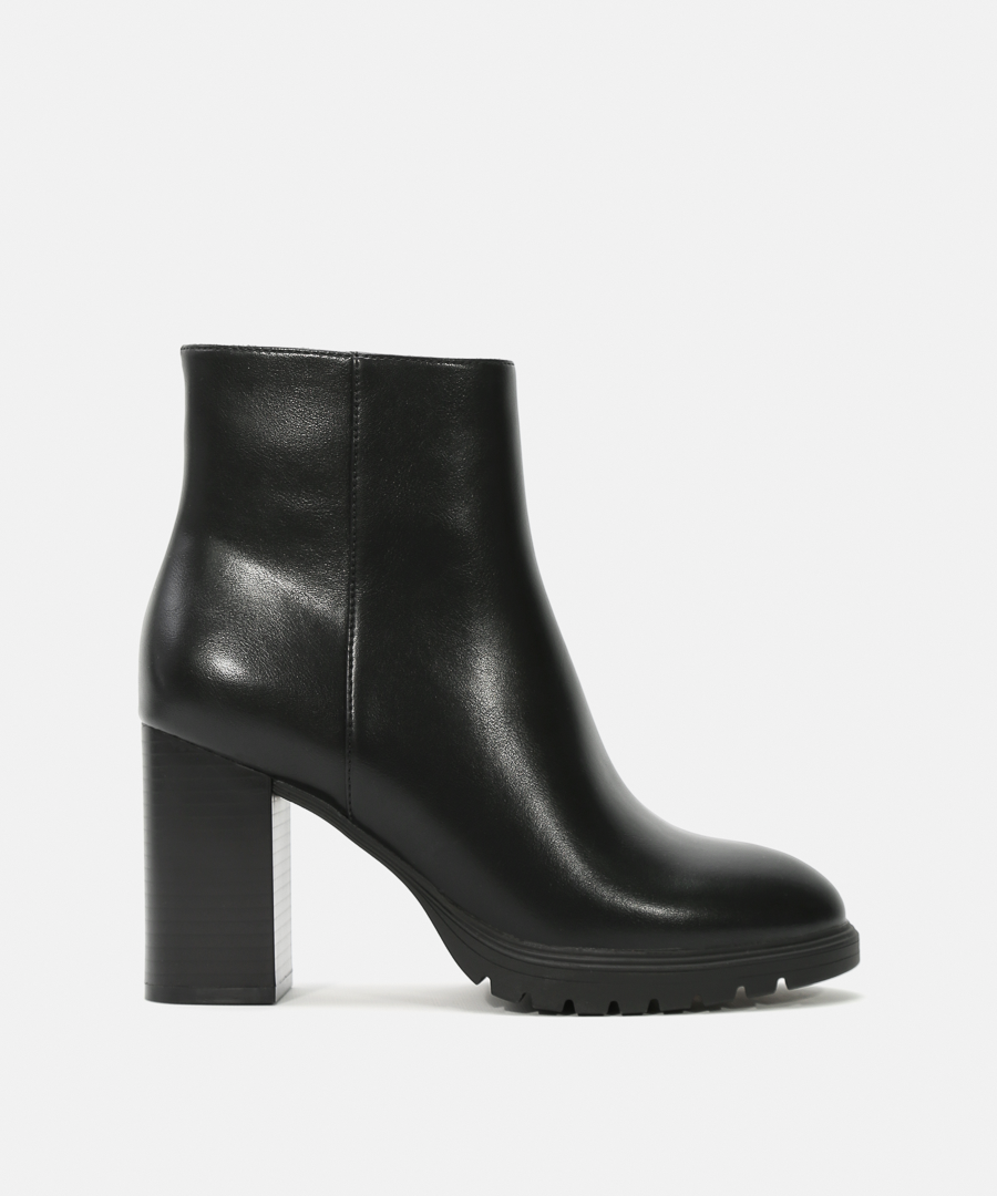 Botines tac&oacute;n liso image number null